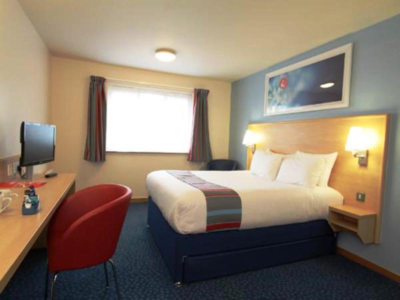 Travelodge Leeds Central エクステリア 写真