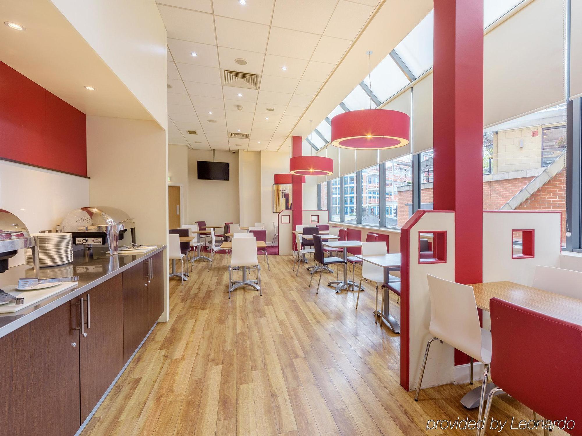 Travelodge Leeds Central エクステリア 写真