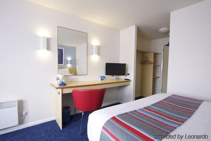 Travelodge Leeds Central エクステリア 写真