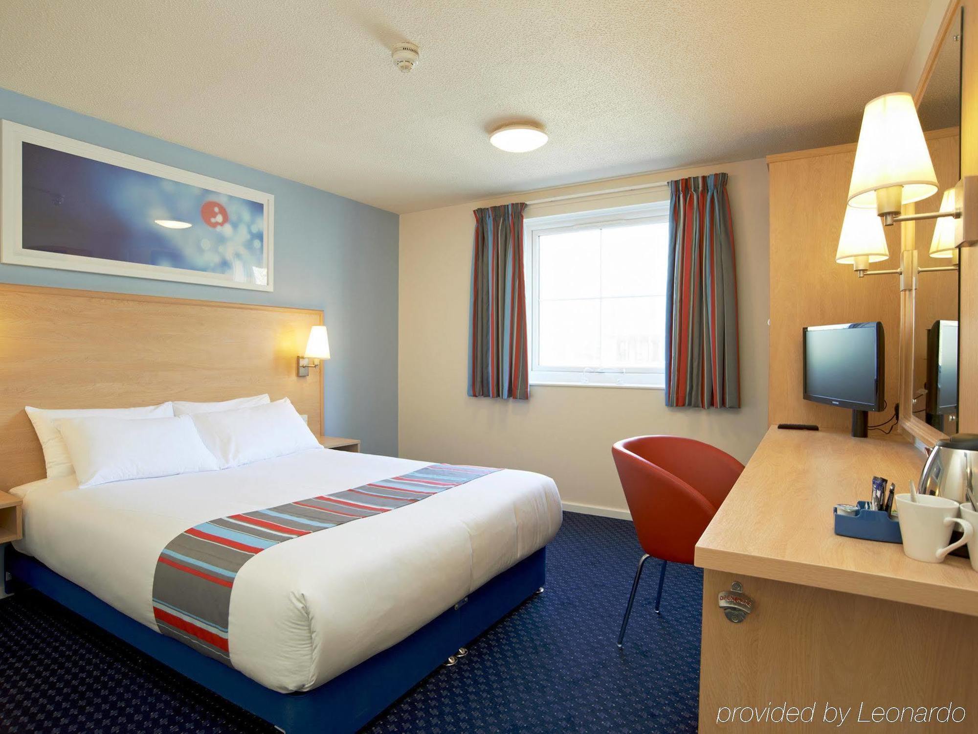 Travelodge Leeds Central エクステリア 写真