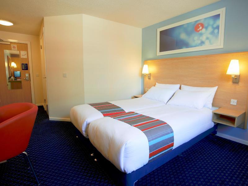 Travelodge Leeds Central エクステリア 写真