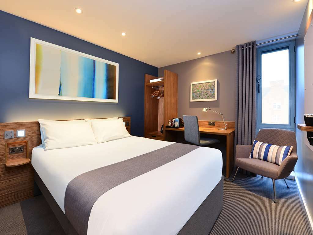 Travelodge Leeds Central 部屋 写真