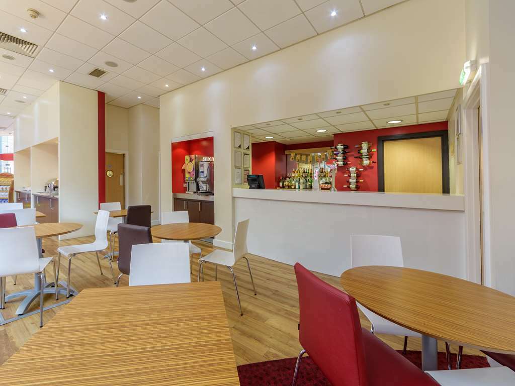 Travelodge Leeds Central レストラン 写真